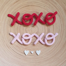 Load image into Gallery viewer, Knitted Words - &quot;xoxo&quot; - Red
