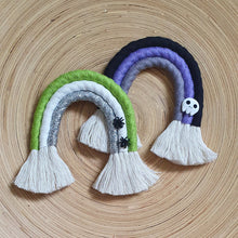Load image into Gallery viewer, Mini Macramé Rainbow - Skull Limited Edition
