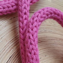 Load image into Gallery viewer, Knitted Words - &quot;hey&quot; - Fuschia Pink
